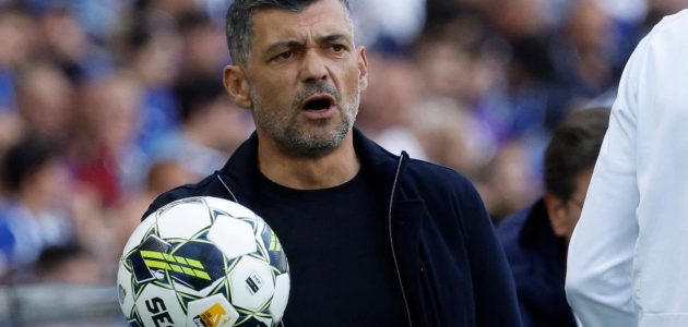 رسمياً: يعلن ميلان تعيين سيرجيو كونسيساو مديراً فنياً جديداً للفريق