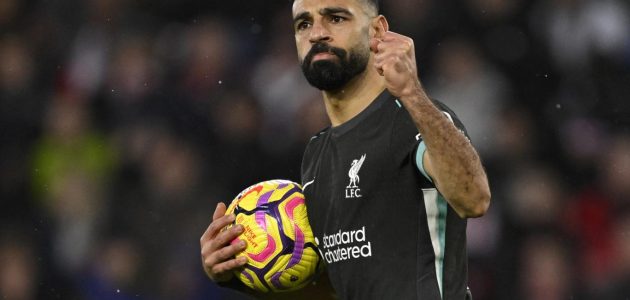 عملاق إيطالي يستهدف ضم محمد صلاح