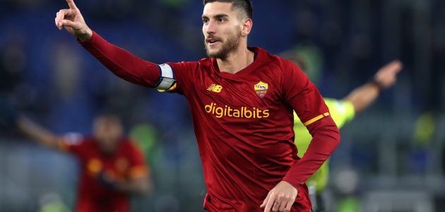 أرسنال مهتم بضم قائد روما