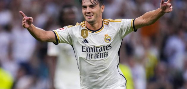 يخطط مانشستر يونايتد التعاقد مع نجم ريال مدريد