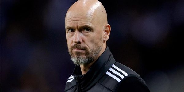 الكشف عن تكلفة فسخ عقد تين هاج على مانشستر يونايتد