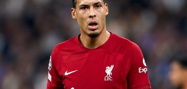 4 أندية ترغب في التعاقد مع فان دايك