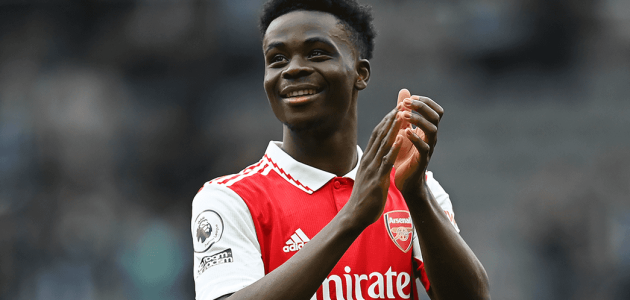آرسنال يحسم قراره بشأن مستقبل ساكا