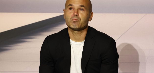 إنييستا: أريد أن أصبح مدرباً